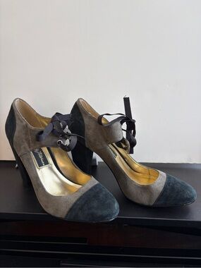 Beverly Feldman Two-Tone Suede Ribbon Mary Jane Heels in Gray and Black